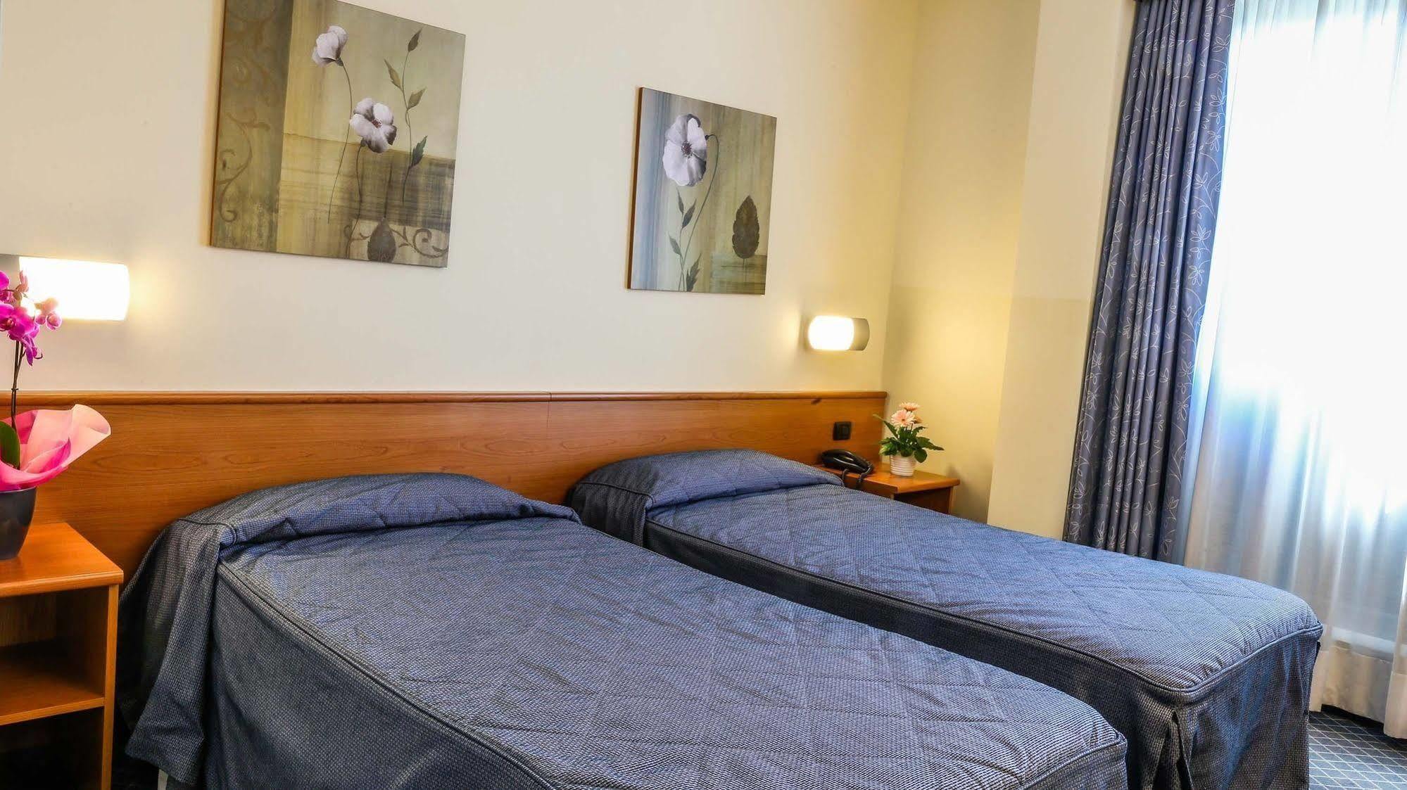 Hotel Gallia Pianezza Εξωτερικό φωτογραφία