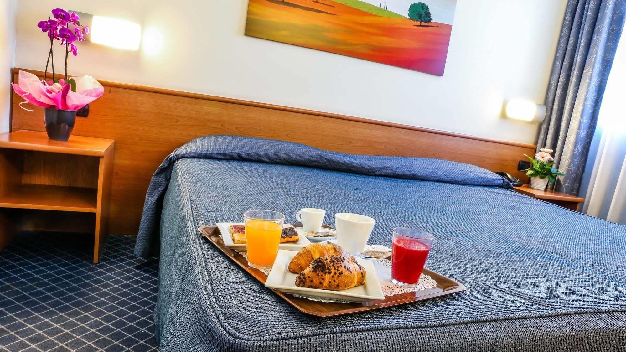 Hotel Gallia Pianezza Εξωτερικό φωτογραφία