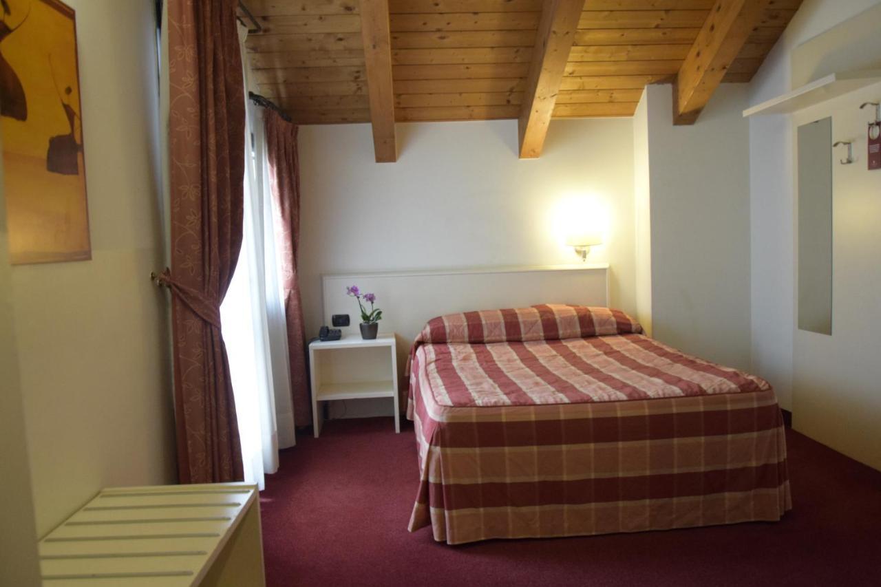 Hotel Gallia Pianezza Εξωτερικό φωτογραφία